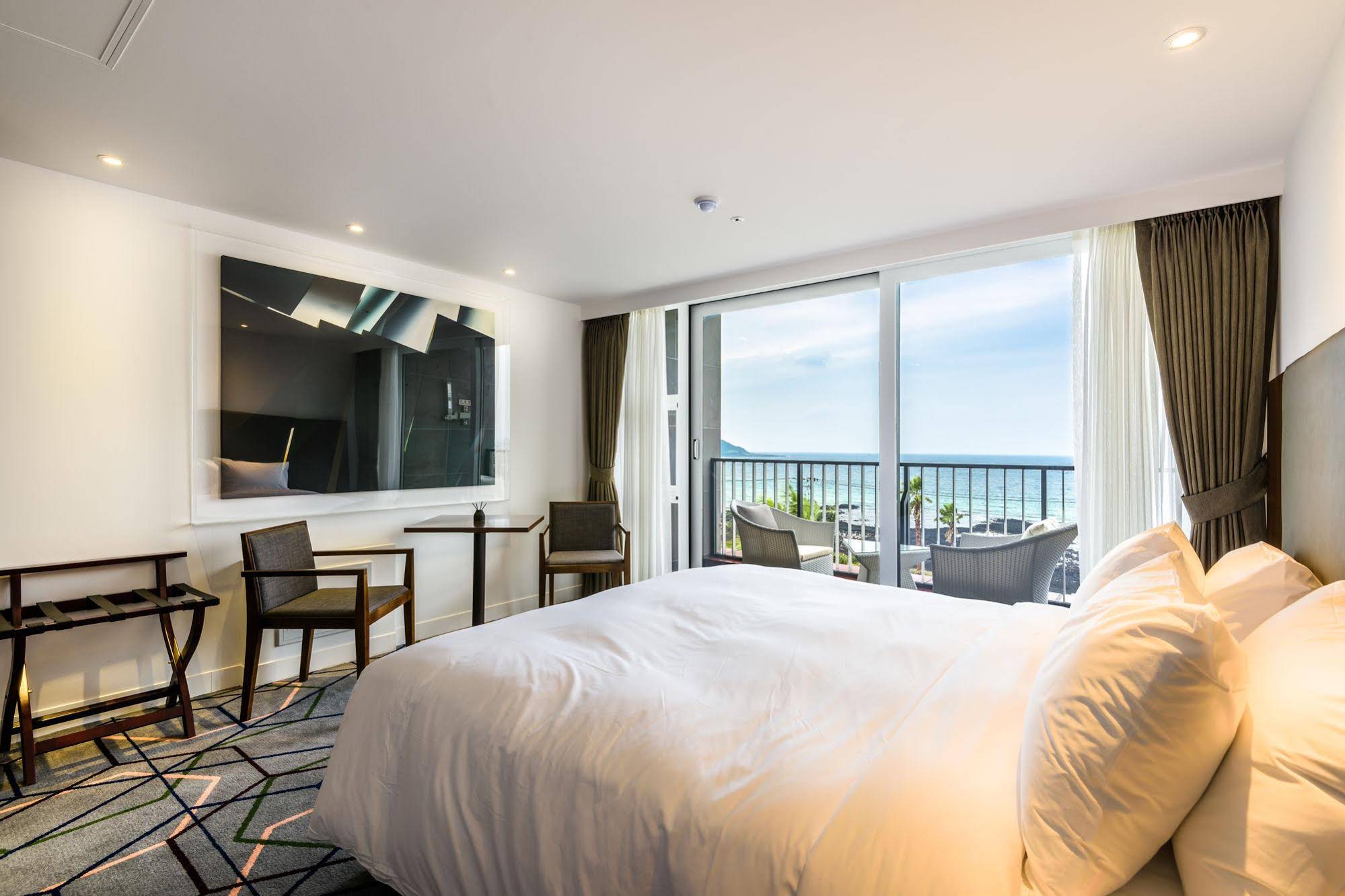 Augila Hotel Jeju Oceano Suites