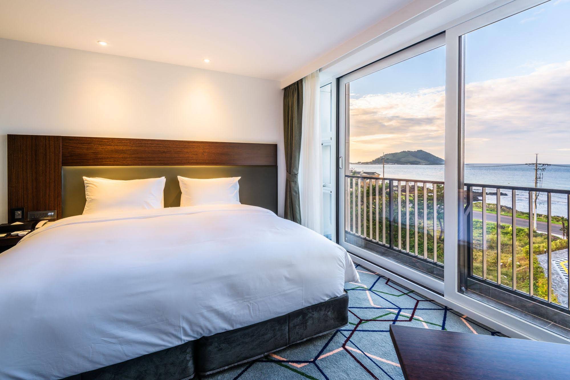Augila Hotel Jeju Oceano Suites