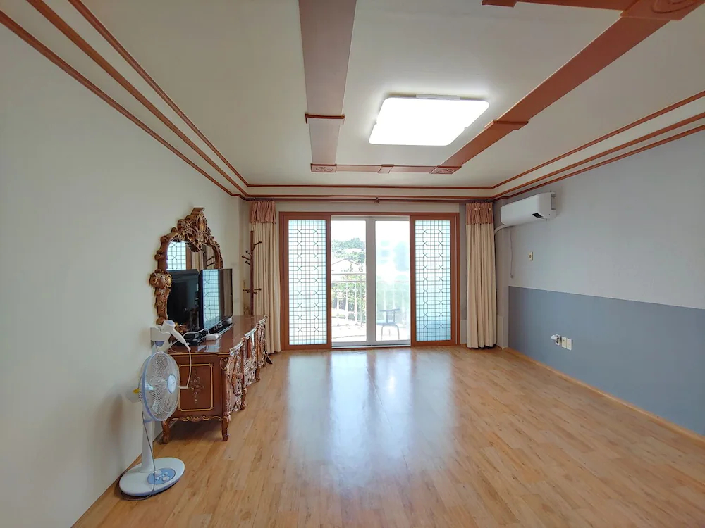 Baengnokdam Pension