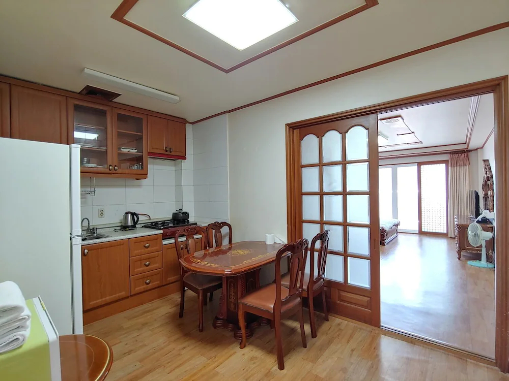 Baengnokdam Pension