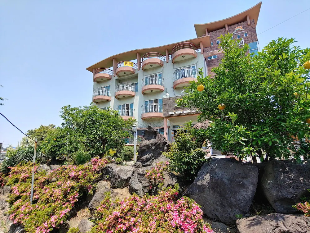 Baengnokdam Pension