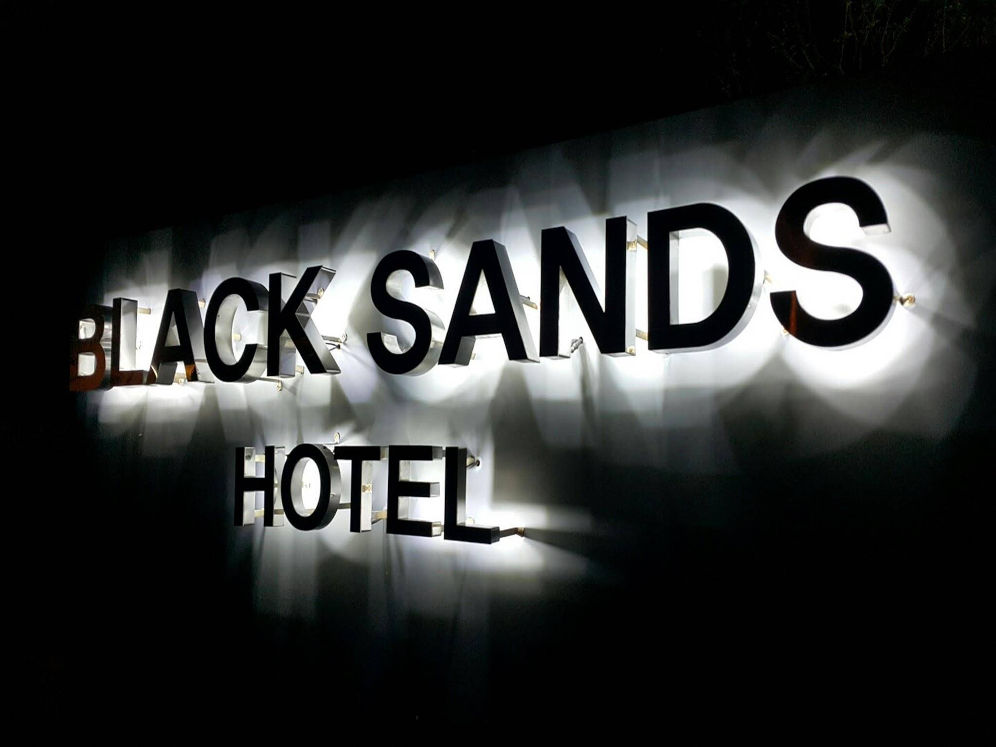Black Sands Hotel