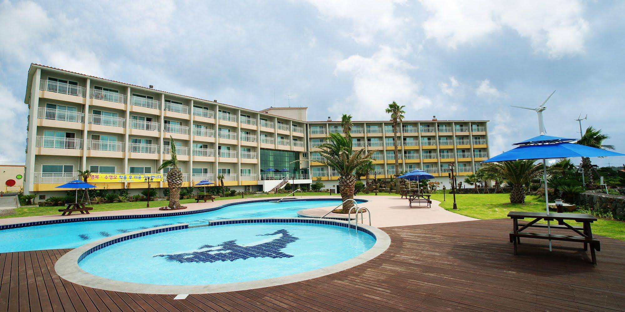 Blue Hawaii Hotel