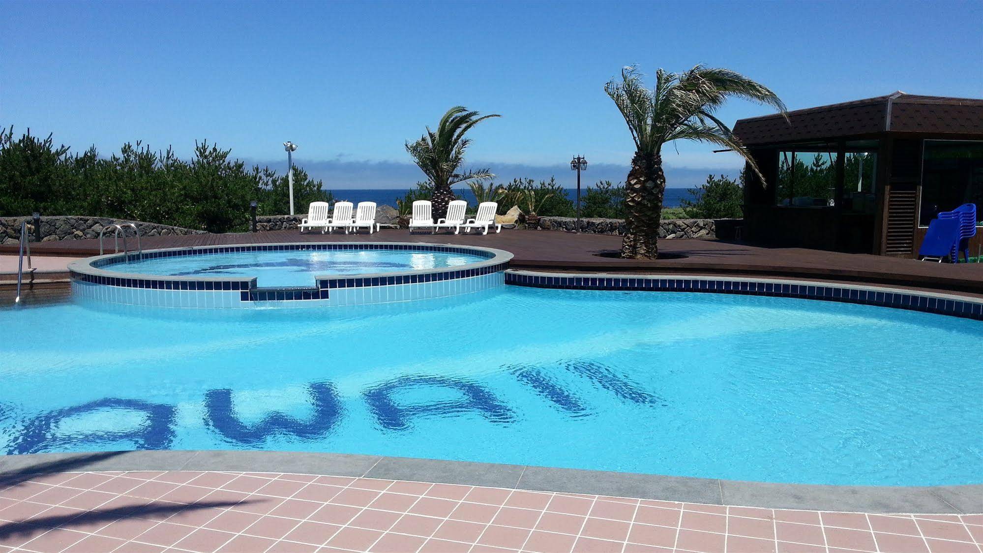 Blue Hawaii Hotel
