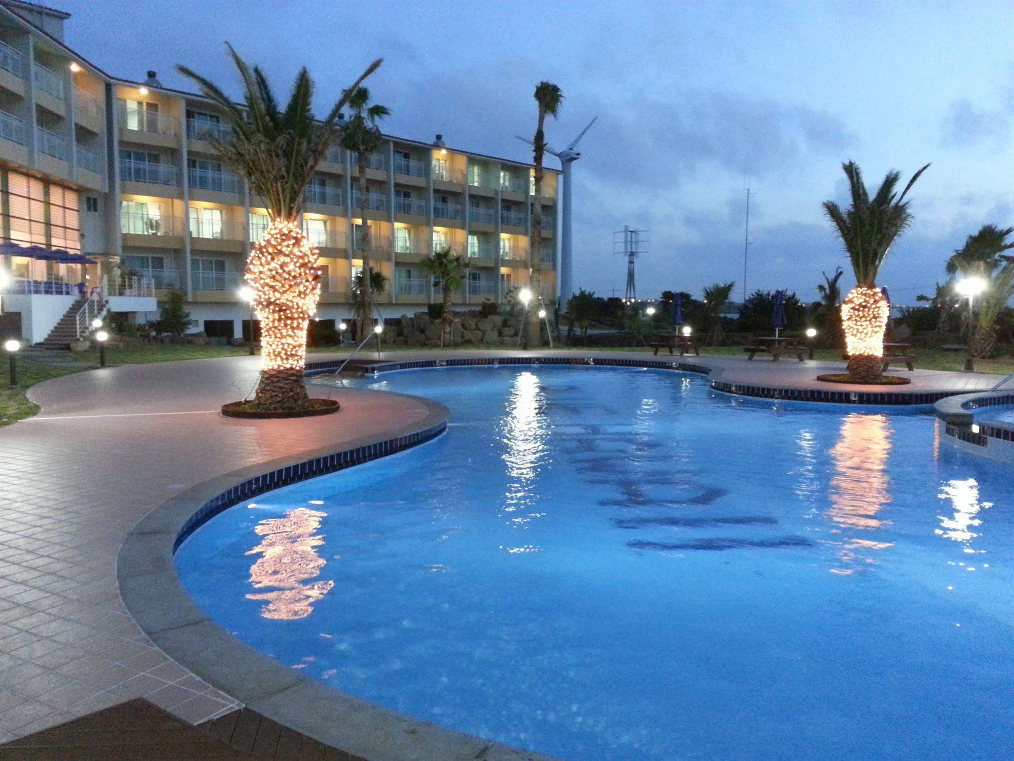 Blue Hawaii Hotel