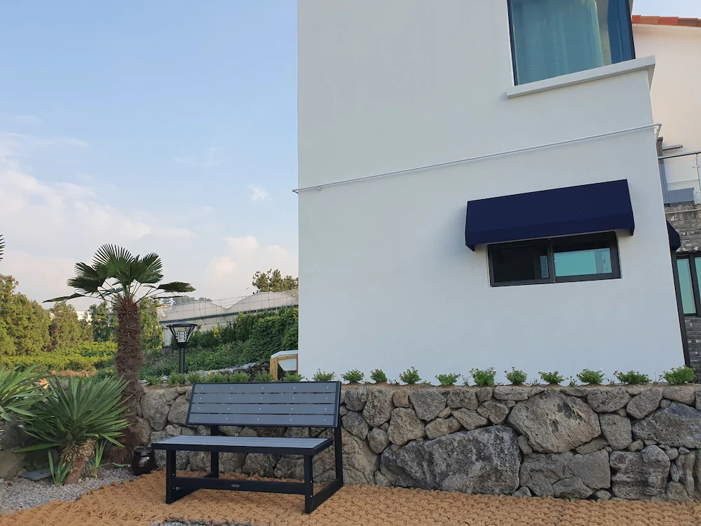 Bombom Guesthouse
