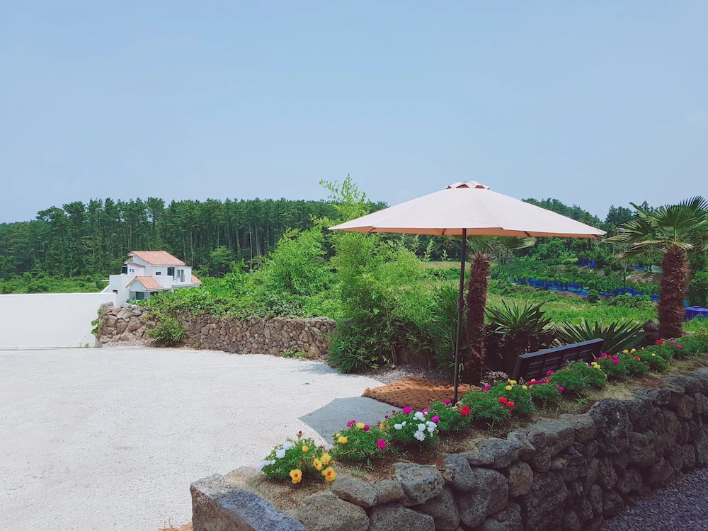 Bombom Guesthouse