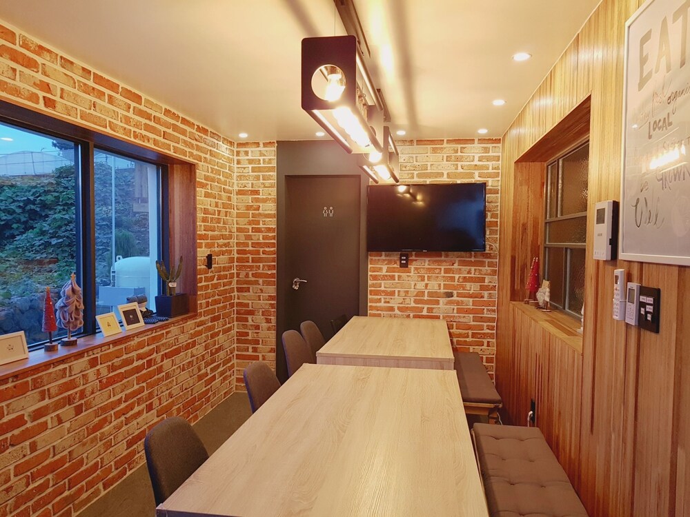 Bombom Guesthouse