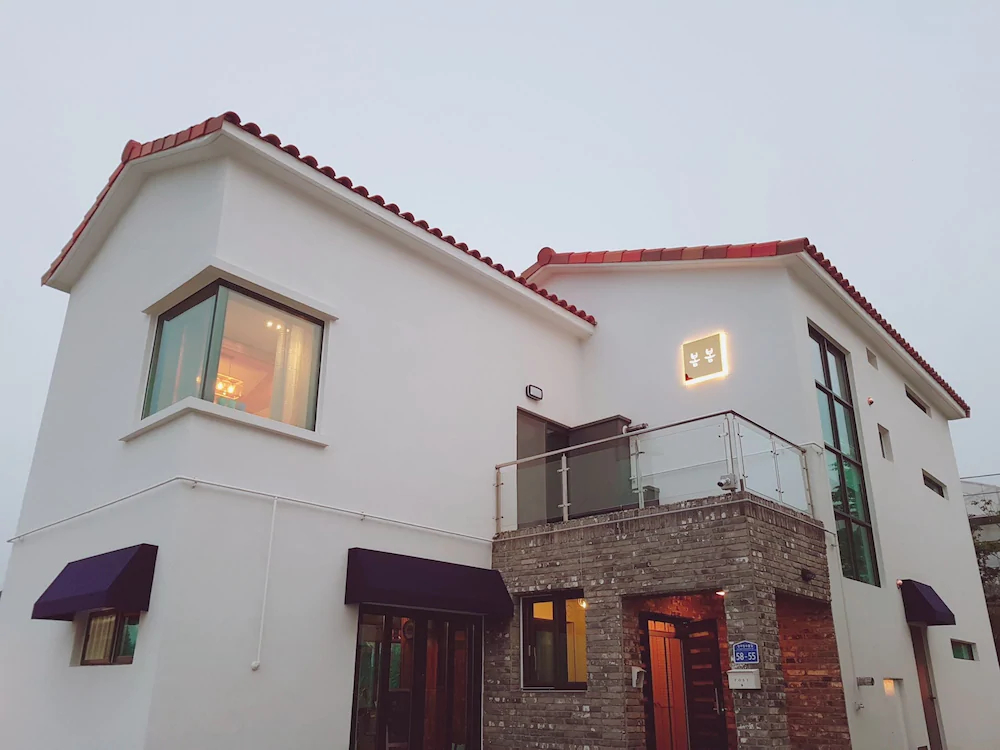 Bombom Guesthouse