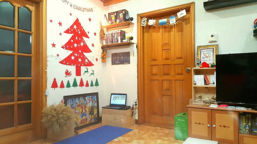 Captain Jeju Guesthouse Hostel