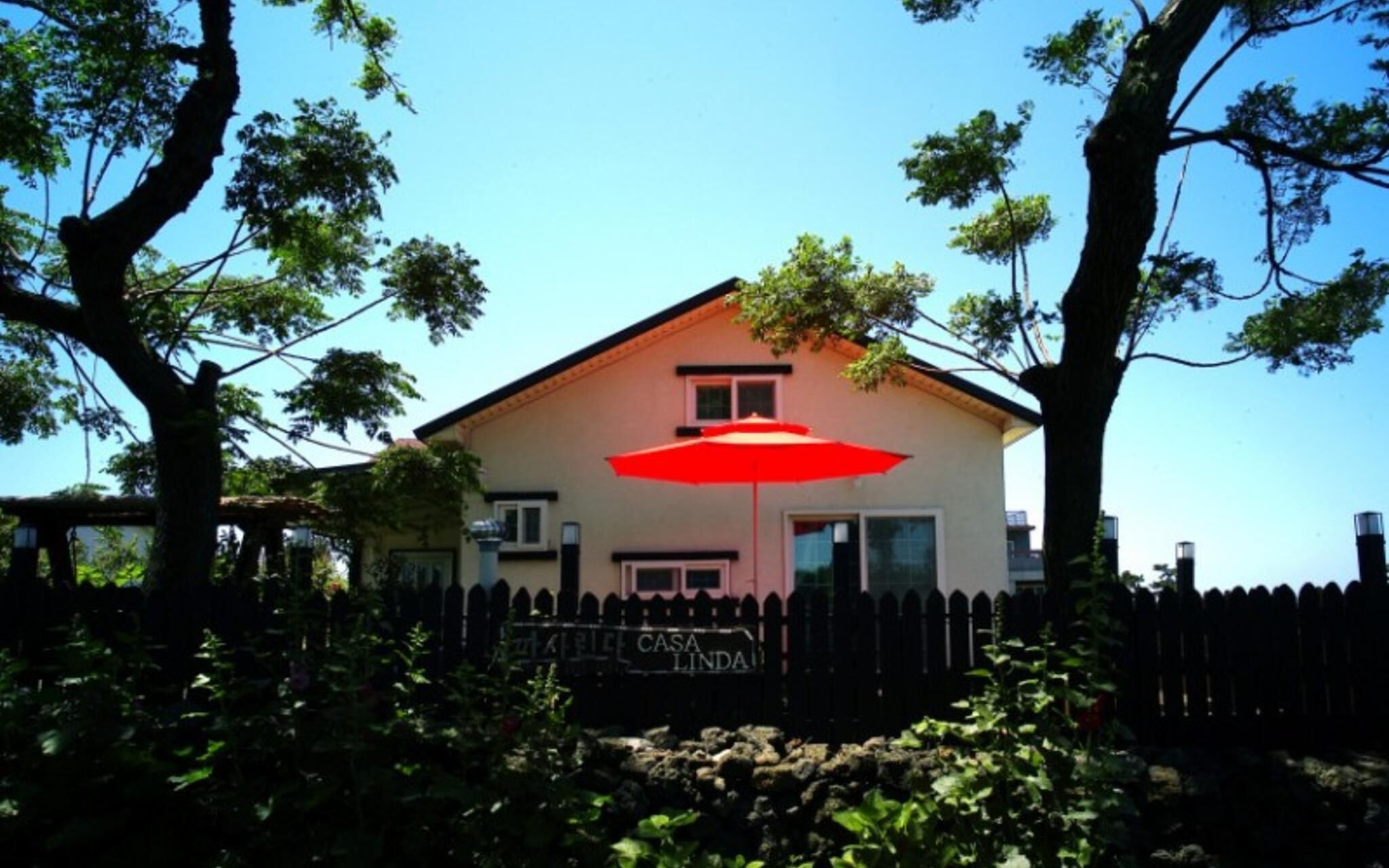 Casa Linda Guesthouse