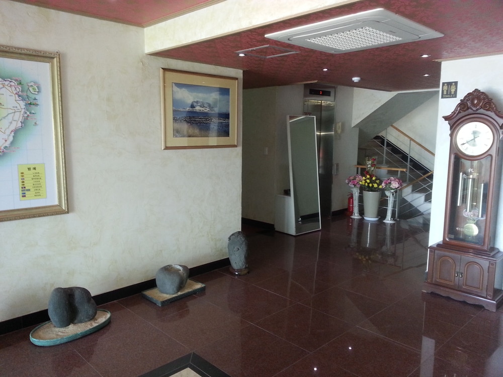 Eden Hostel