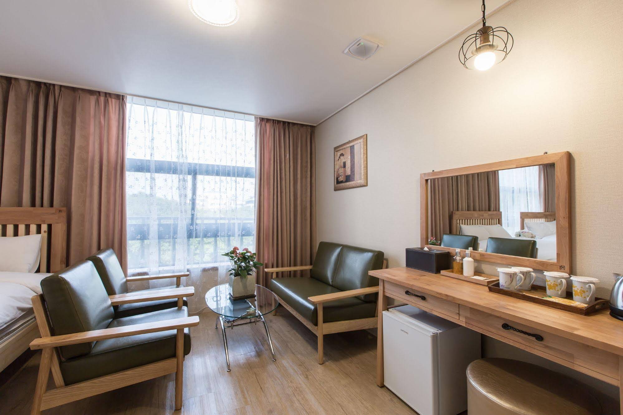 Elin Hotel