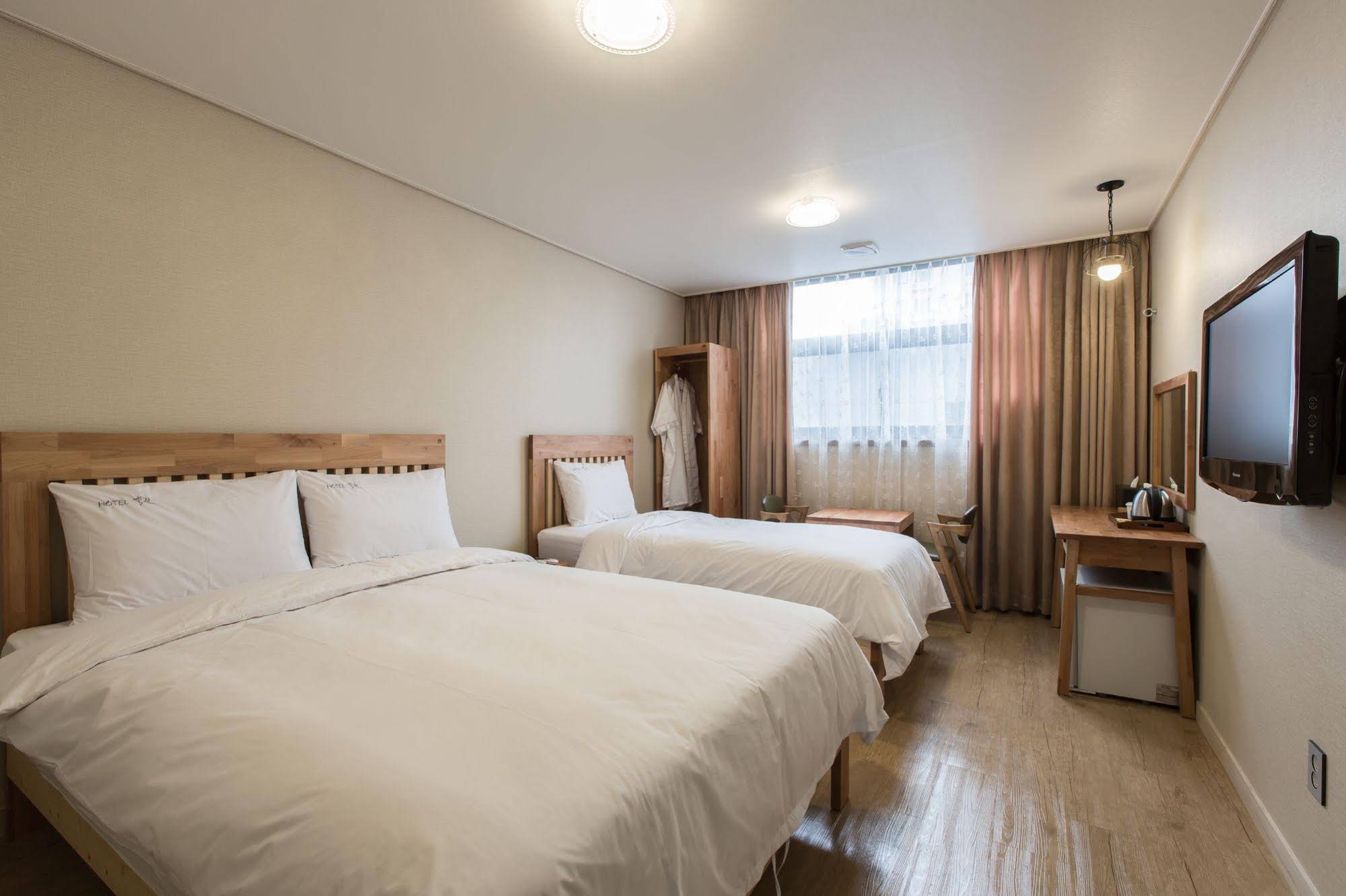 Elin Hotel