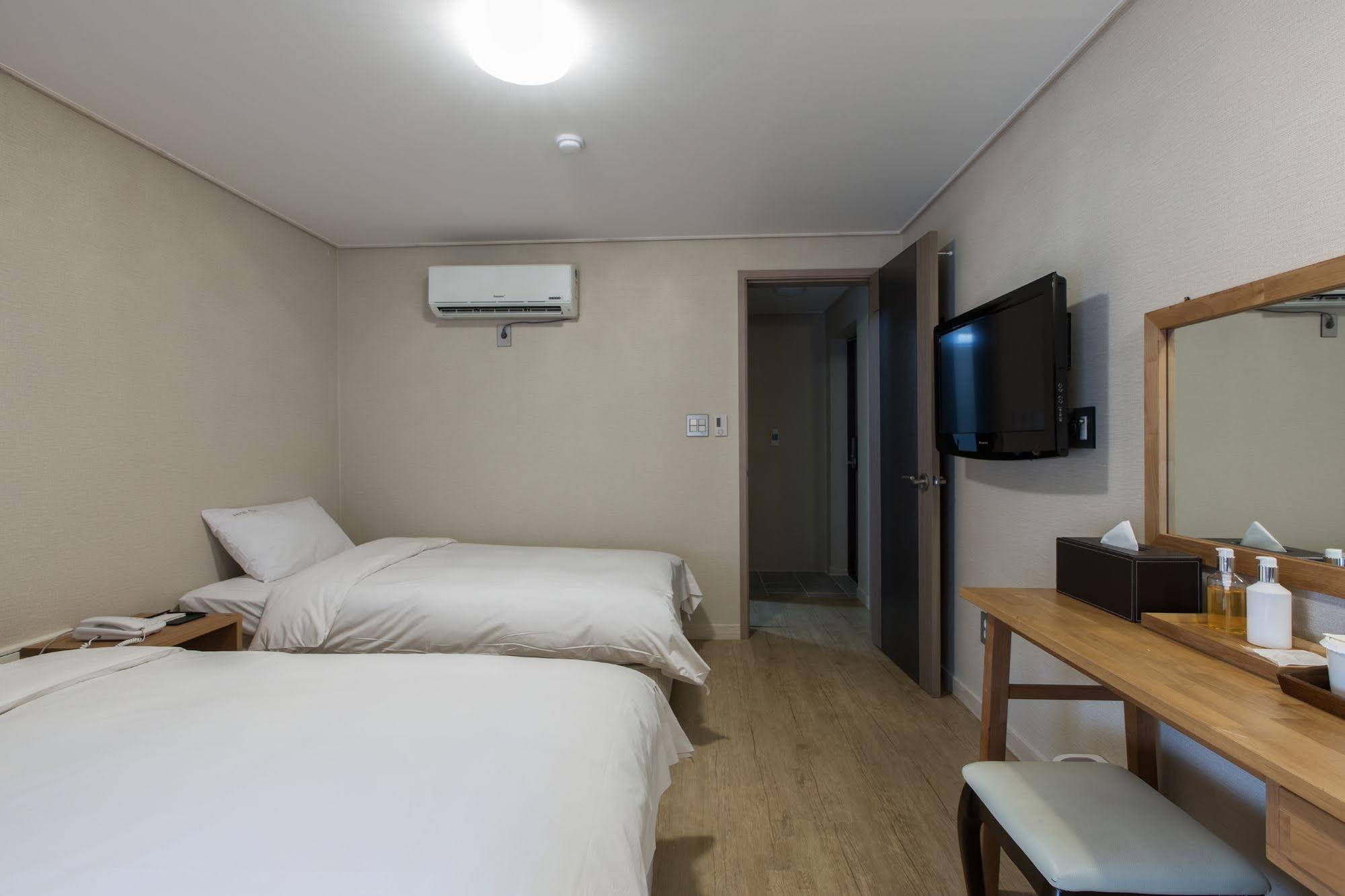 Elin Hotel