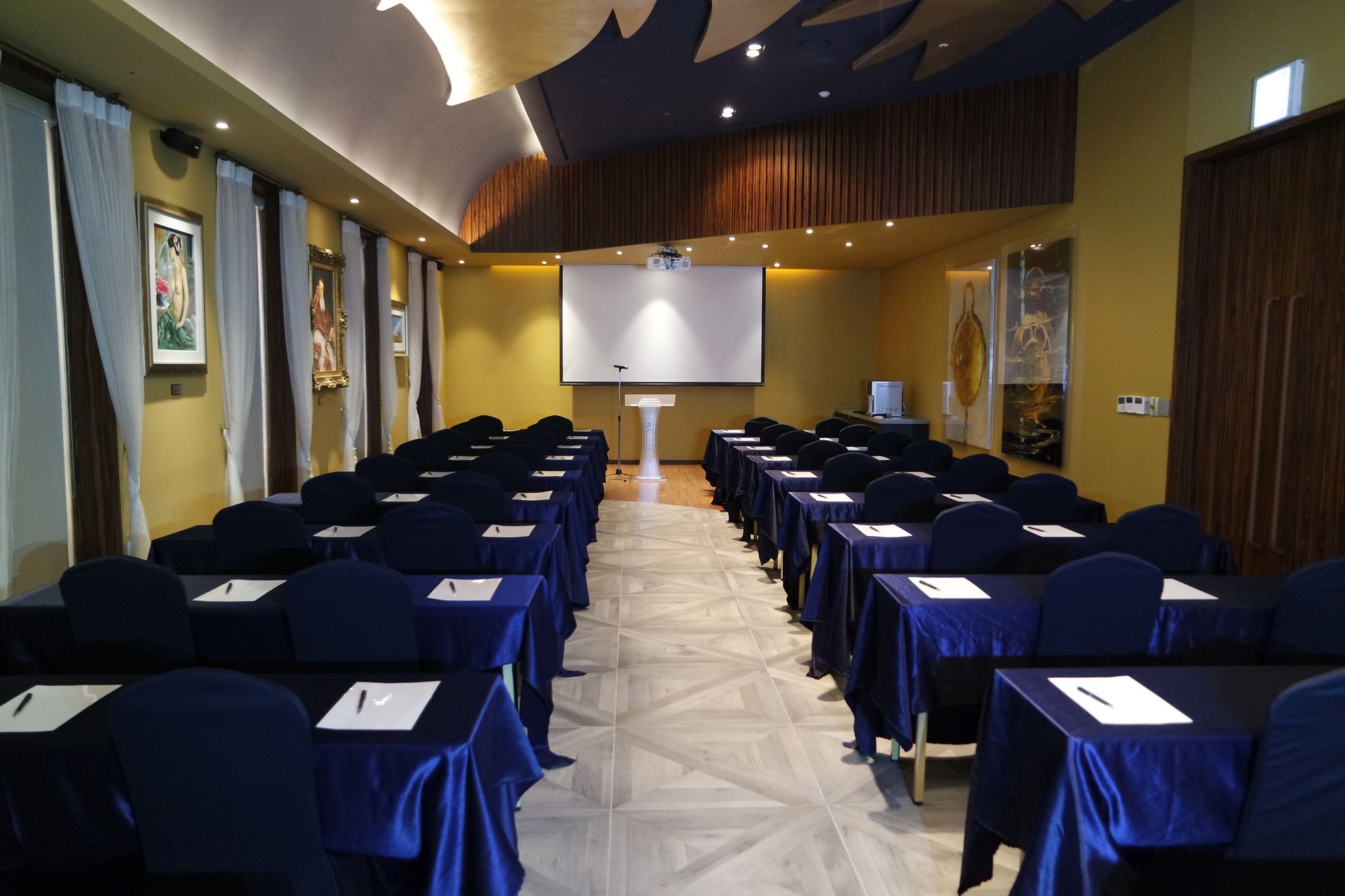 Hotel Leo