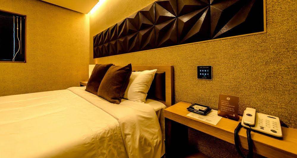Hotel M