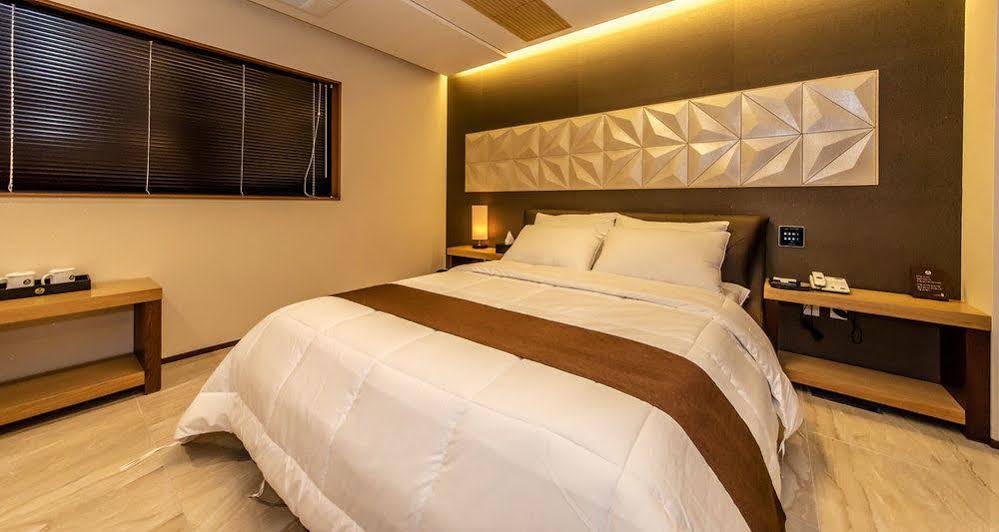 Hotel M