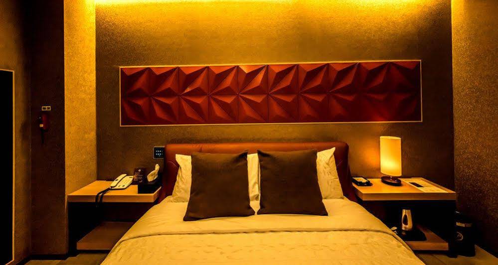 Hotel M