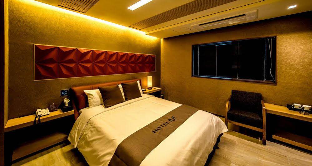 Hotel M