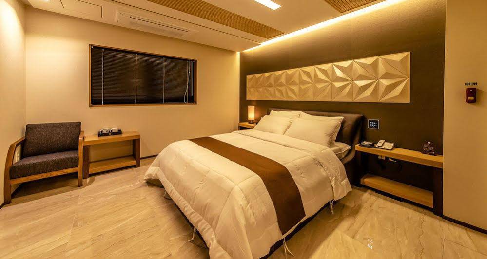 Hotel M