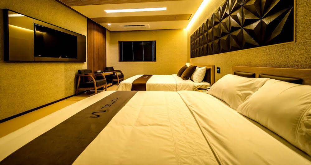 Hotel M