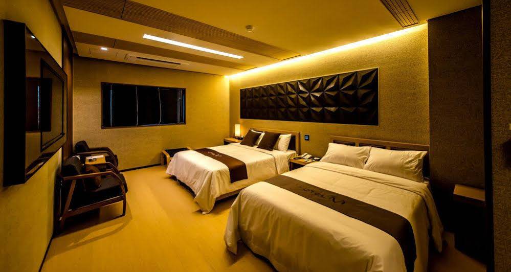 Hotel M