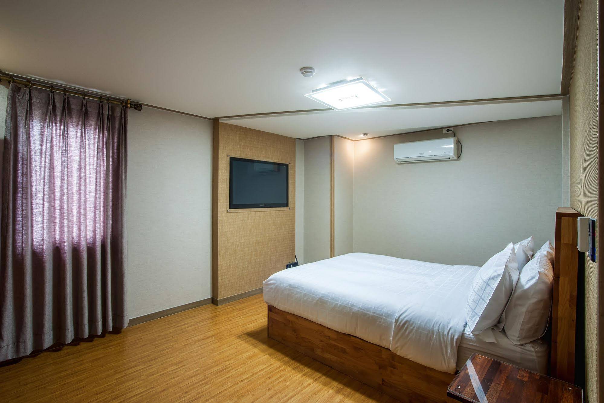 Hotel Maple