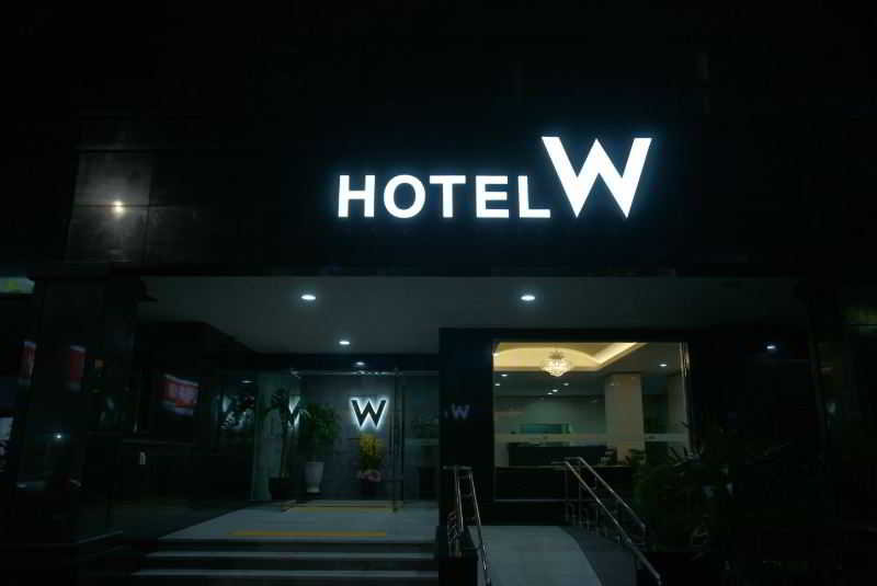 Hotel W
