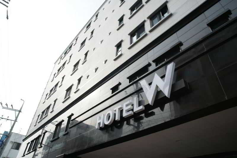 Hotel W