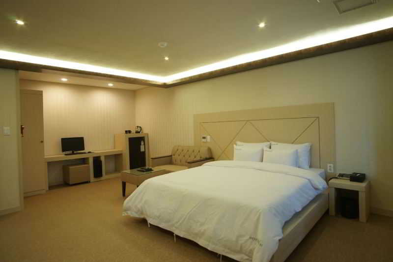 Hotel W