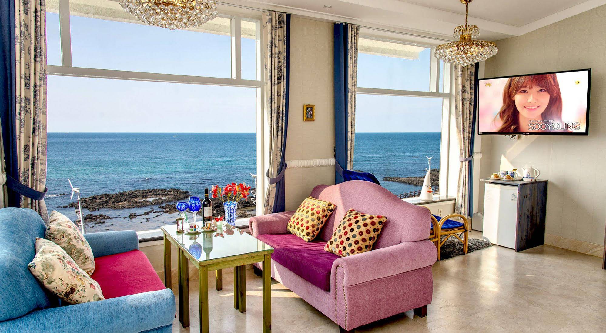 Hotel White House