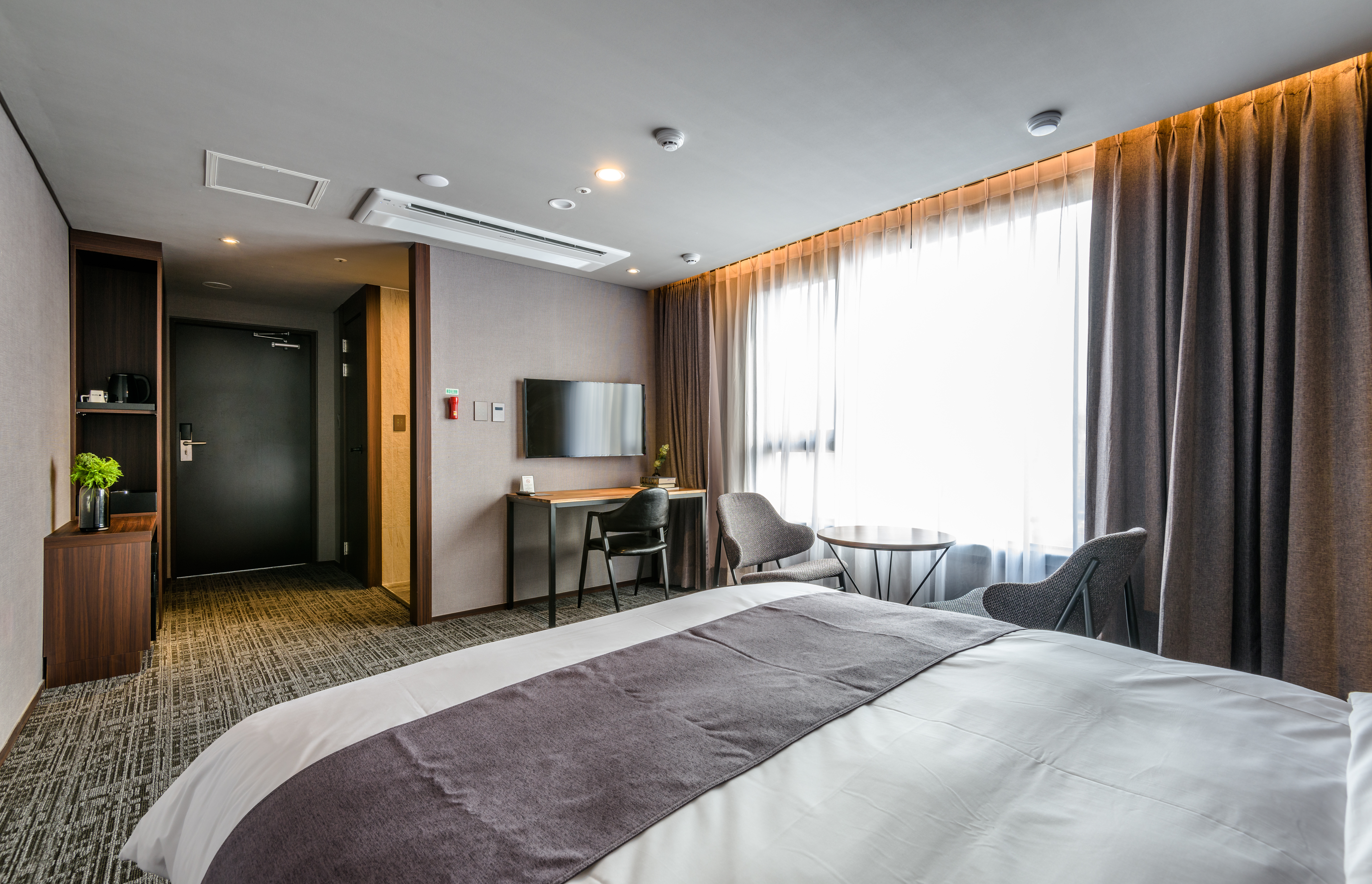 Hotel With Jeju
