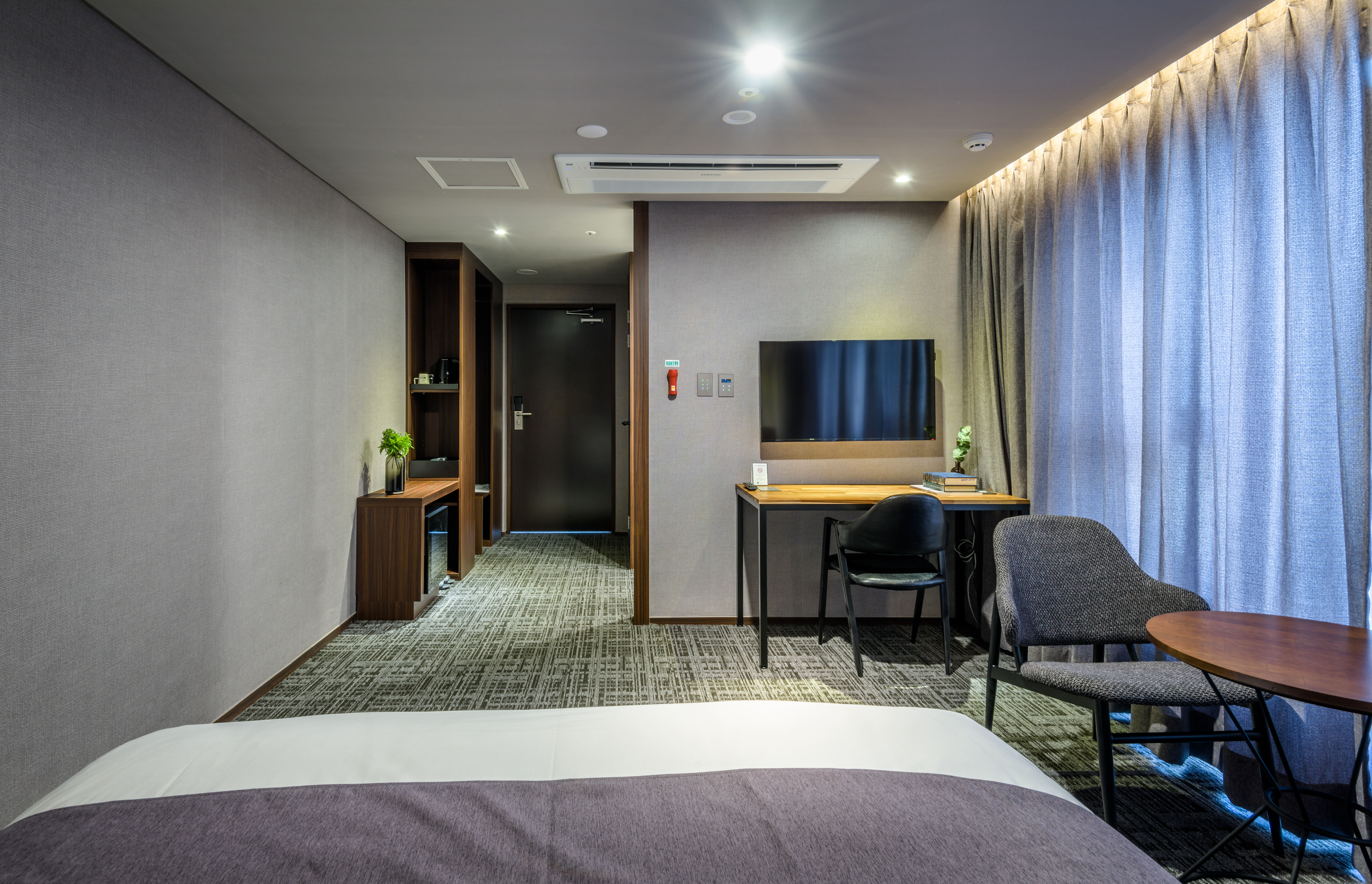 Hotel With Jeju