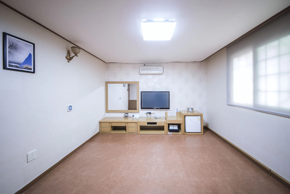 I Zone Hotel