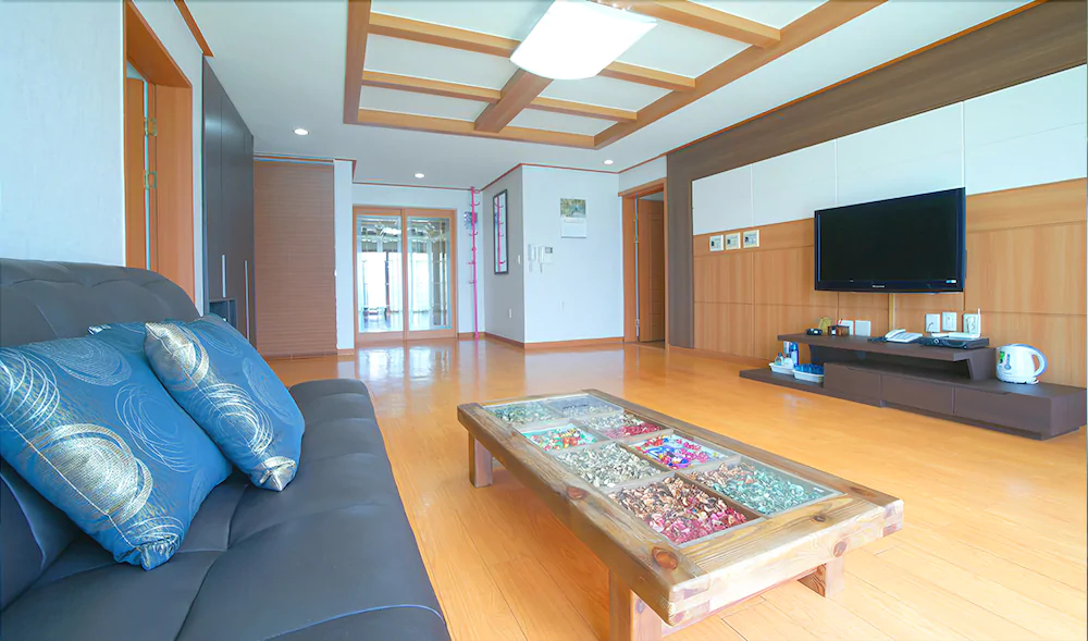 I Zone Hotel
