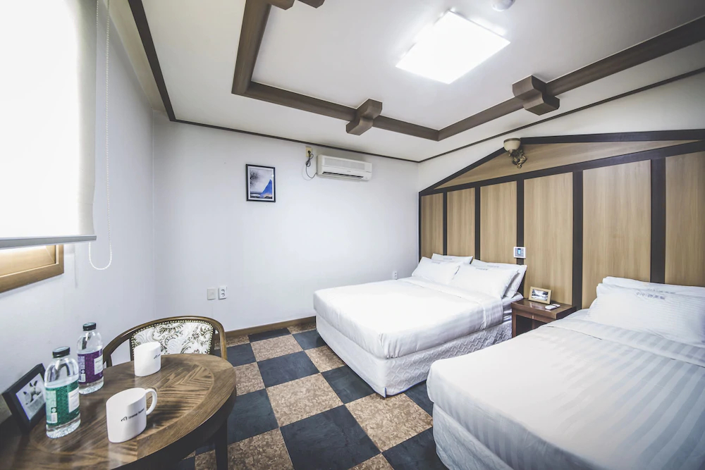 I Zone Hotel