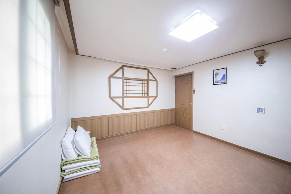 I Zone Hotel