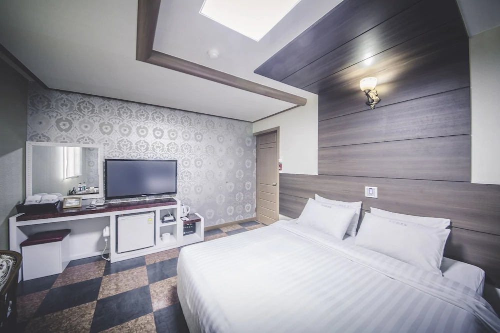 I Zone Hotel