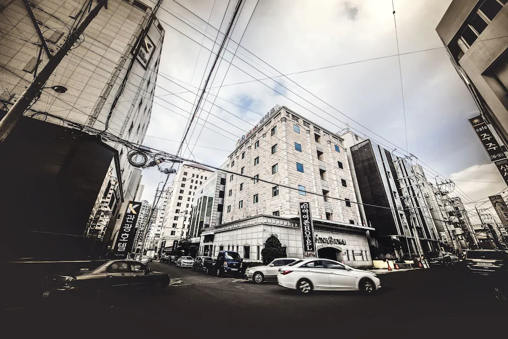 I Zone Hotel