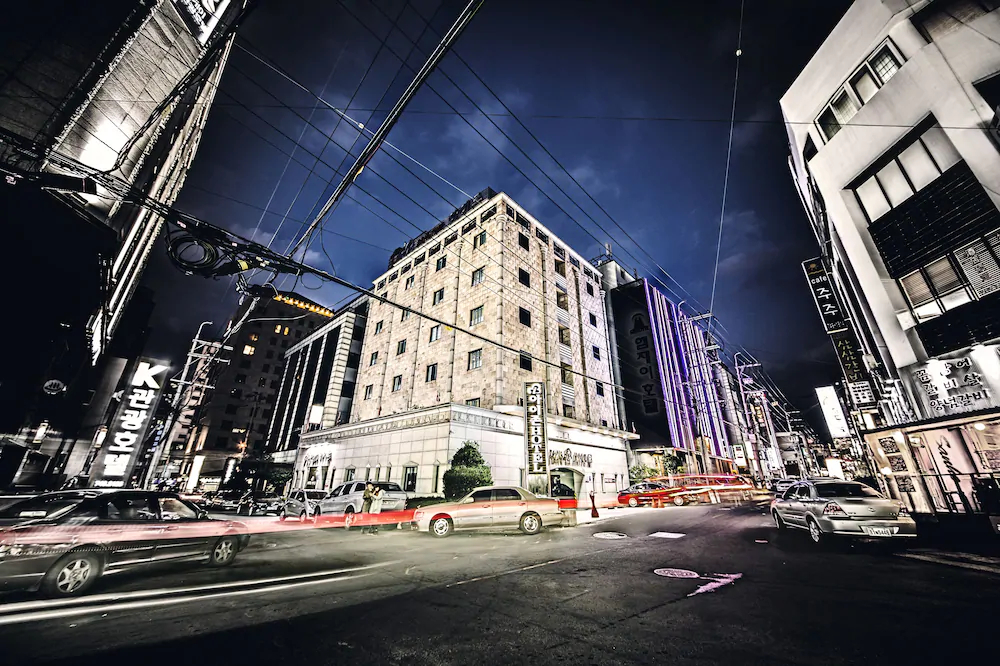 I Zone Hotel
