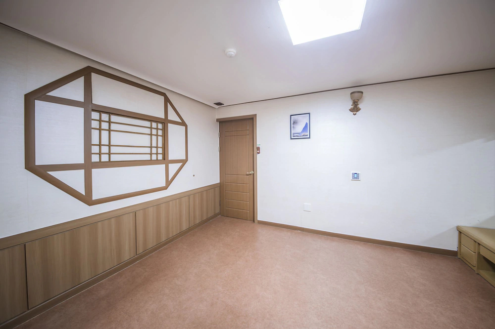 I Zone Hotel