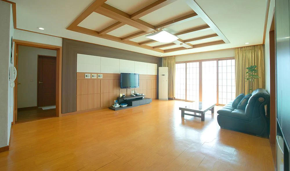 I Zone Hotel