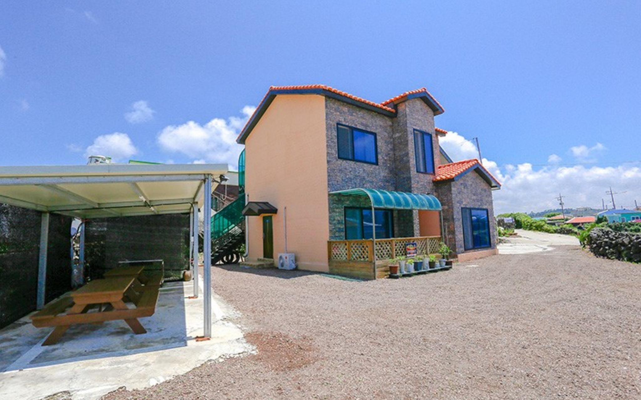 Jeju Badangnoeul Pension