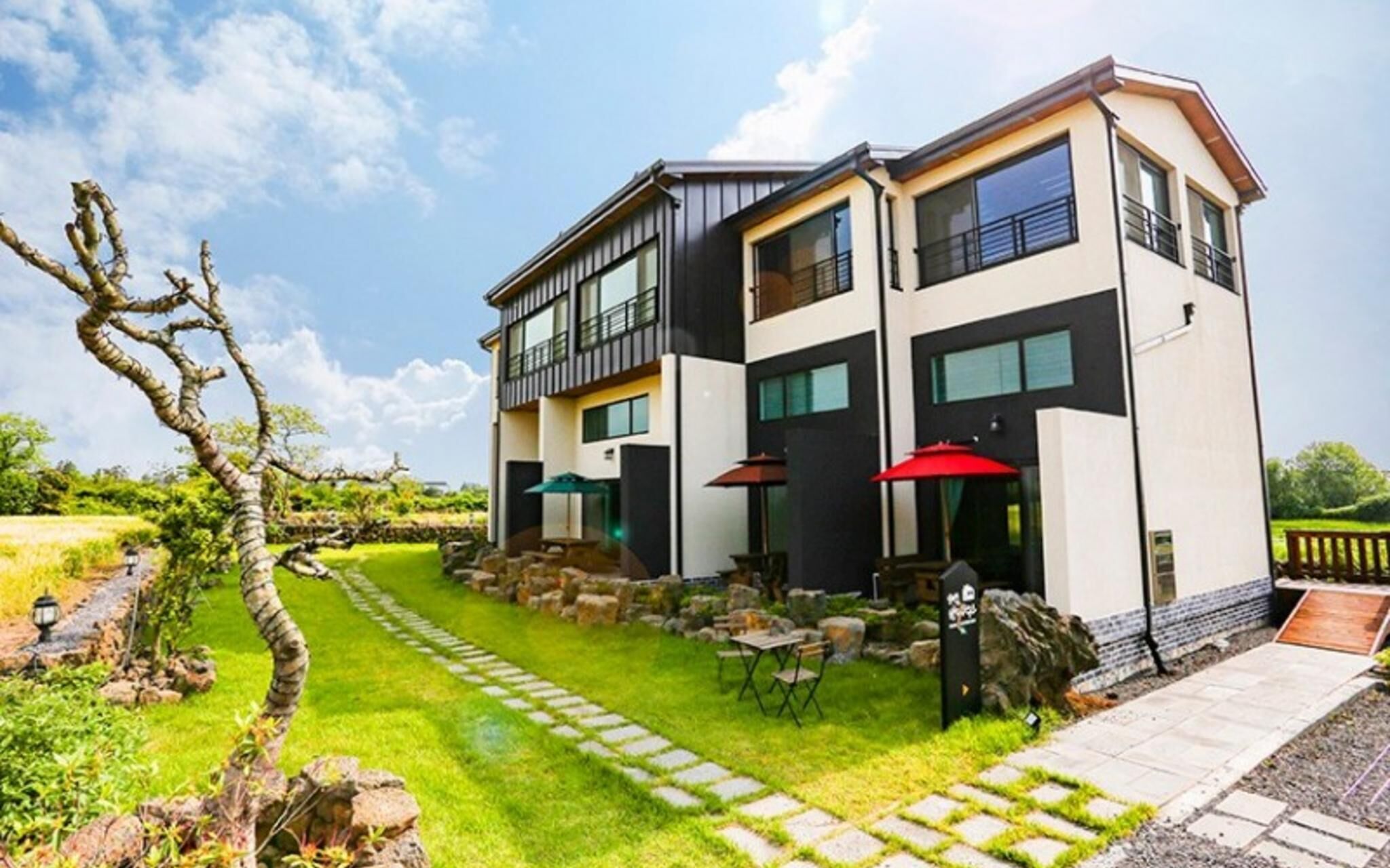 Jeju Bandi House Pension