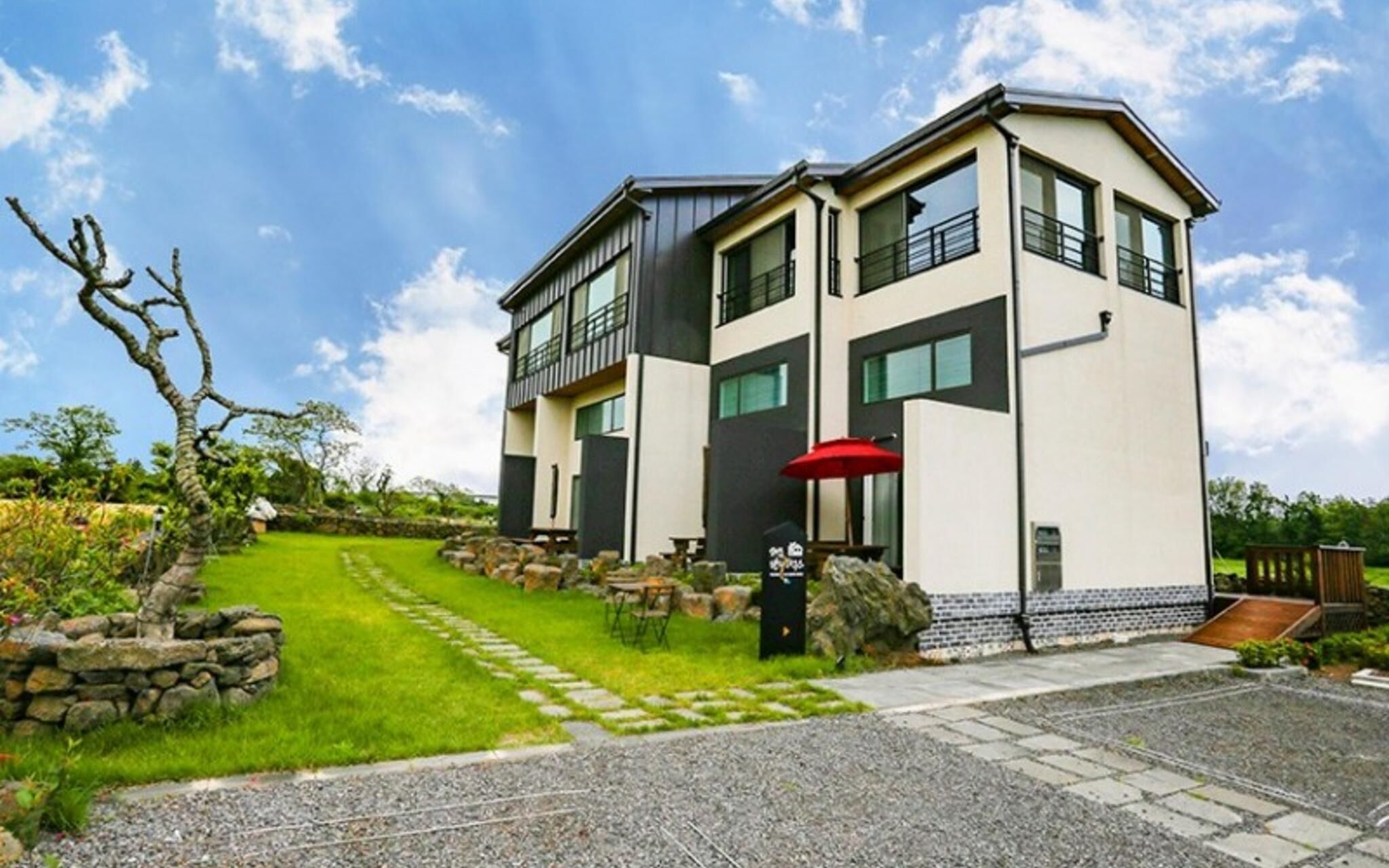 Jeju Bandi House Pension