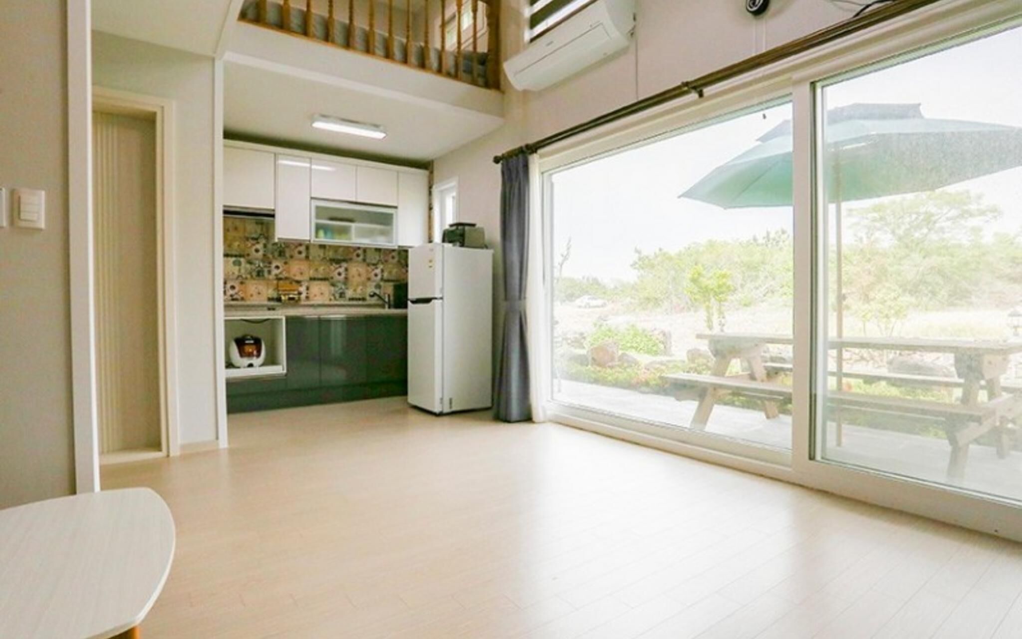Jeju Bandi House Pension