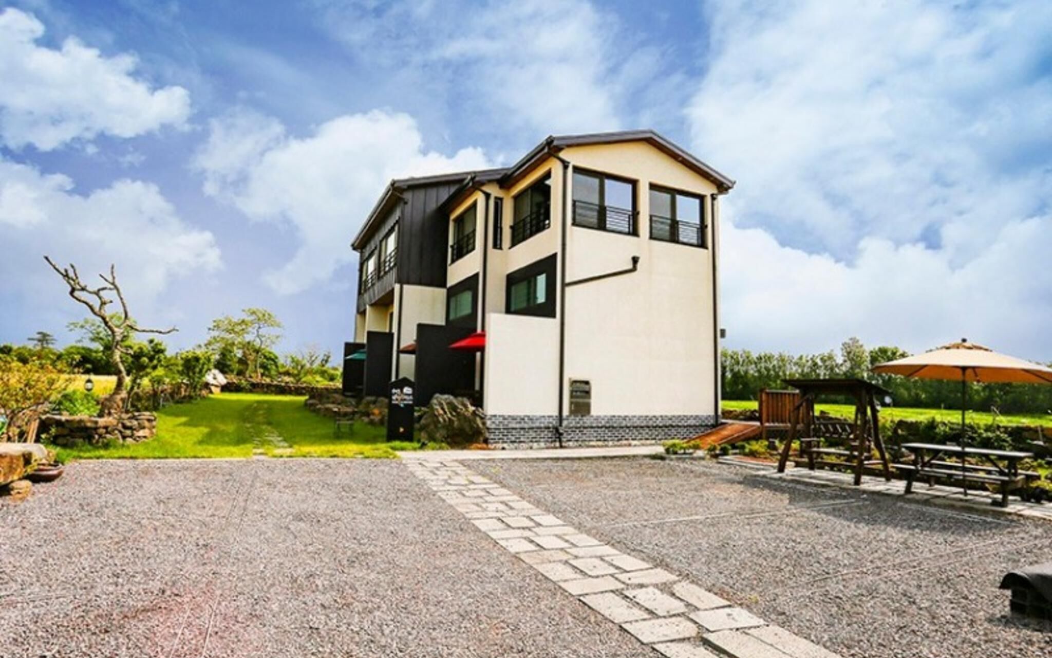 Jeju Bandi House Pension