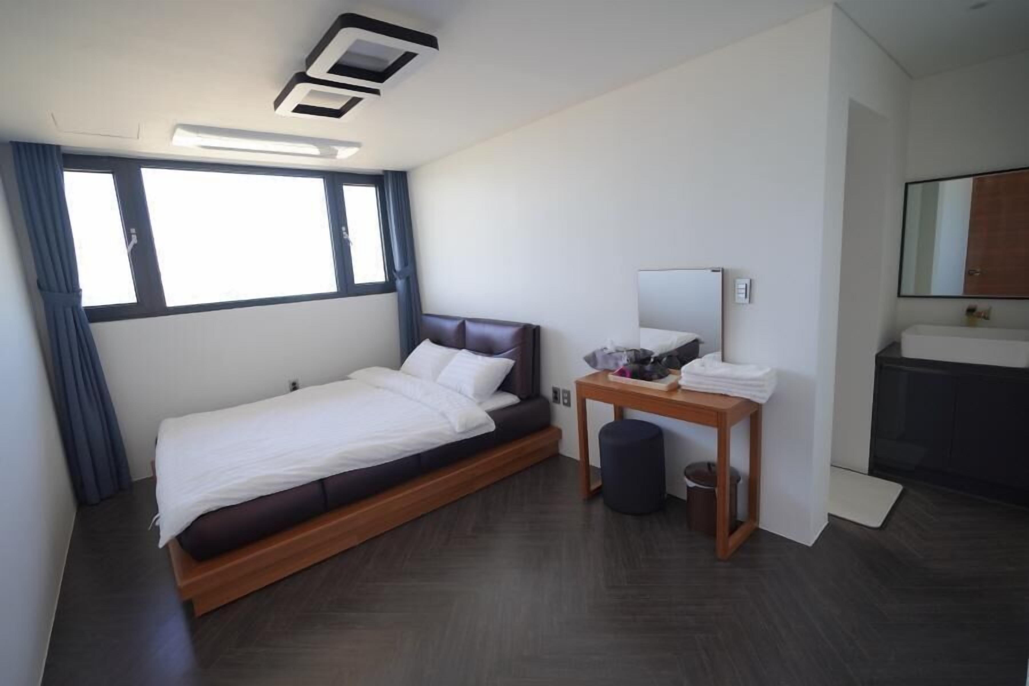 Jeju Blancde Aewol Pension