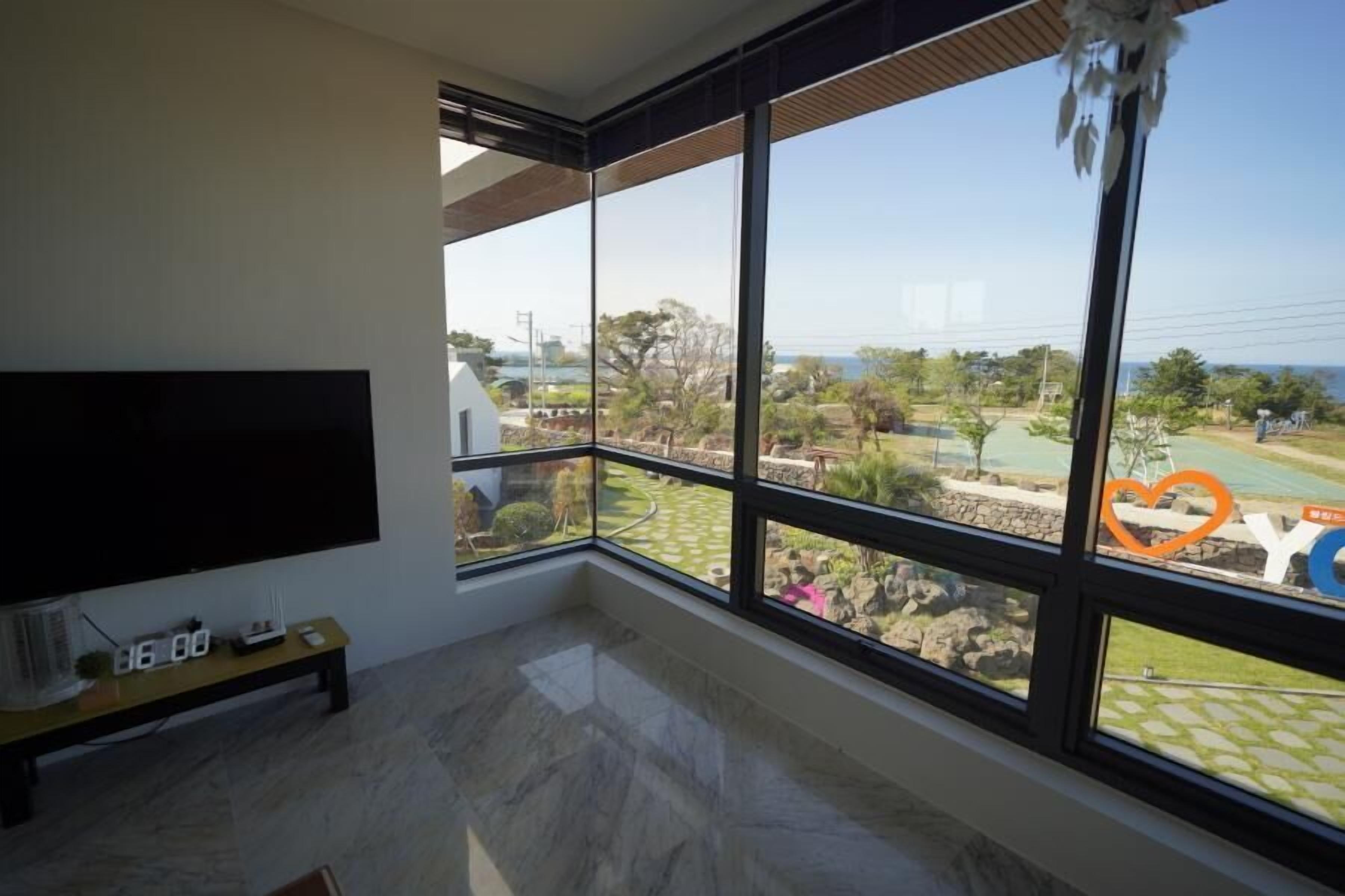 Jeju Blancde Aewol Pension